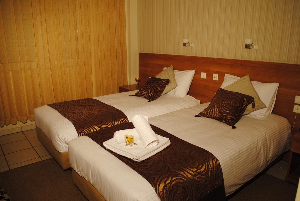 Hotel Ideal بيرايوس المظهر الخارجي الصورة