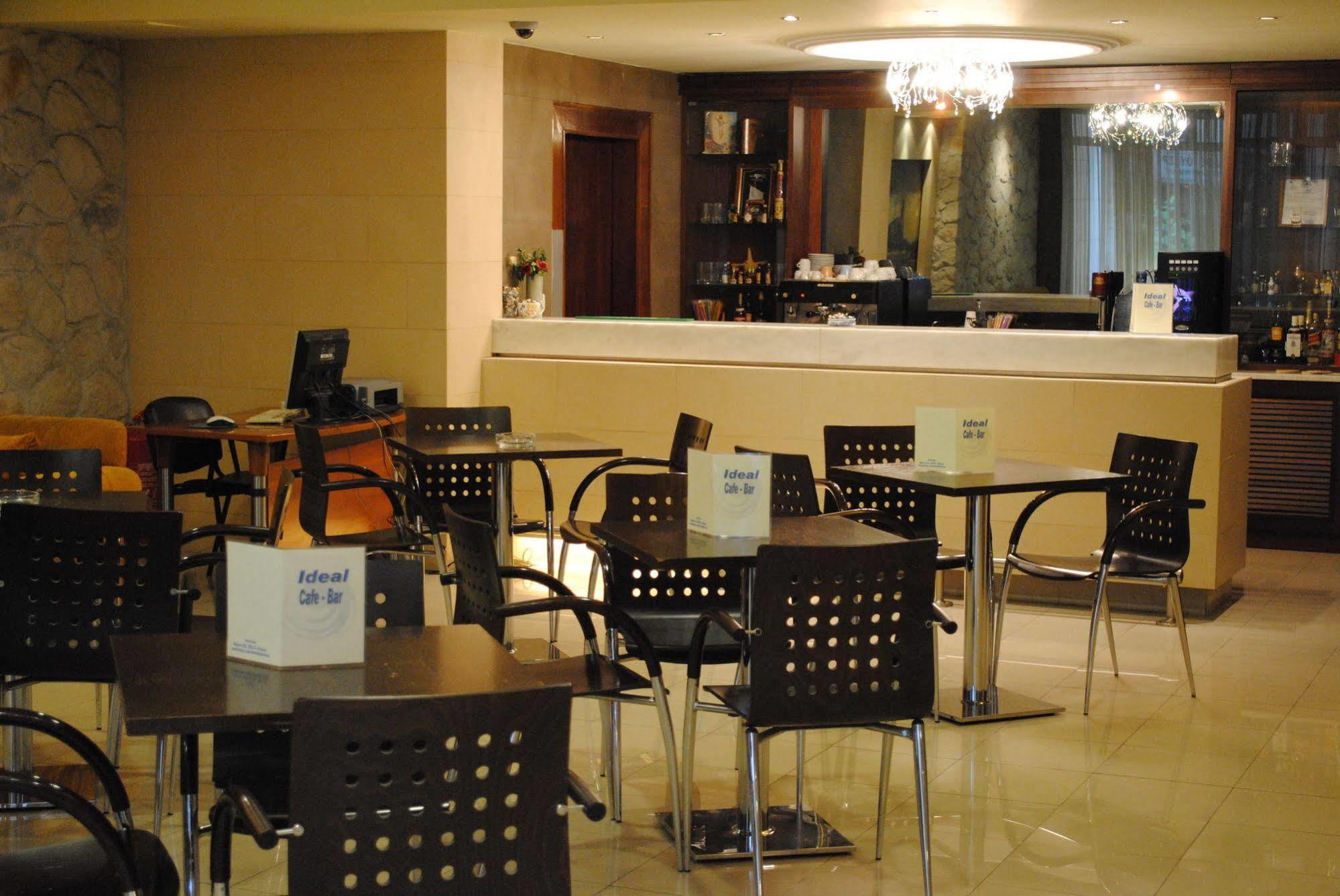 Hotel Ideal بيرايوس المظهر الخارجي الصورة